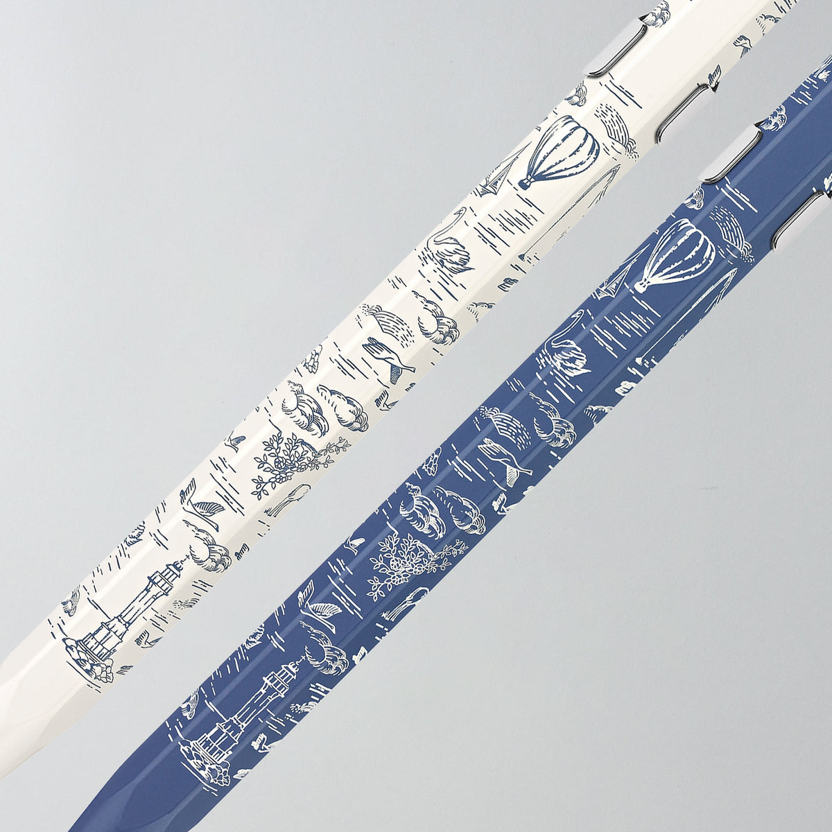 Nahaufnahme des Toile de Jouy Motivs auf dem Aluminium-Schaft