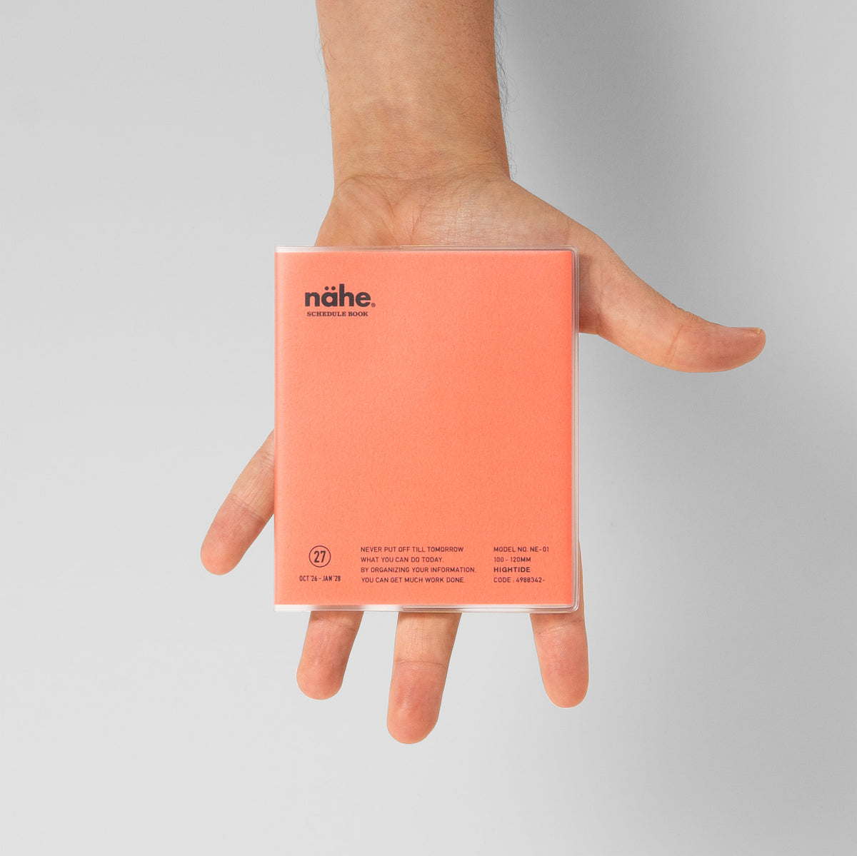 Größenvergleich Square – der Nähe Monatskalender neben der Hand