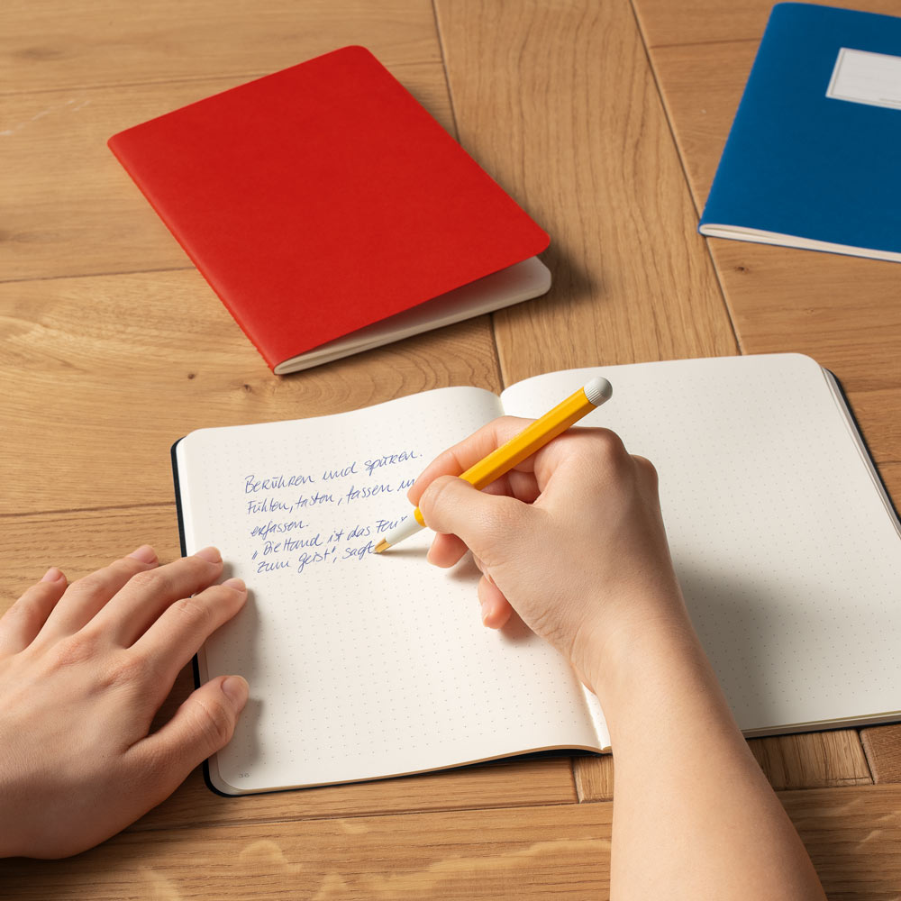 Jottbook Pur, Detailaufnahme handschriftlicher Notizen auf den Innenseiten