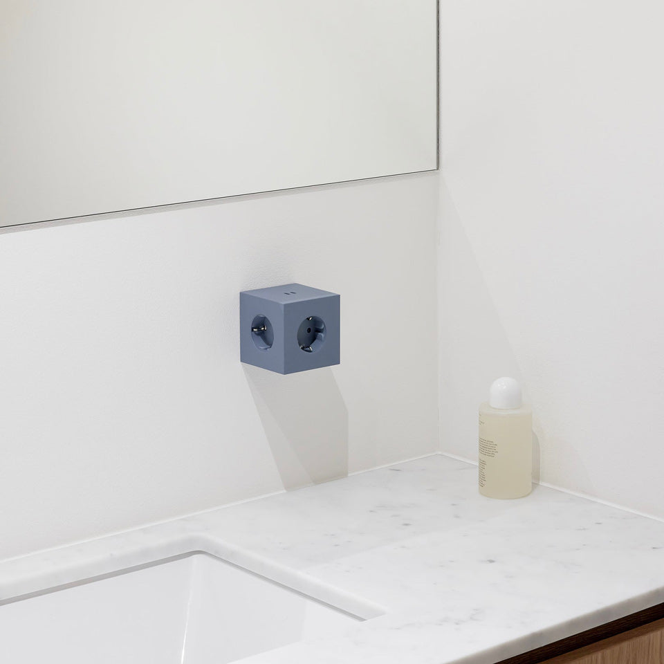 Avolt Square 2 Steckdose / opal white / Martinelli Luce