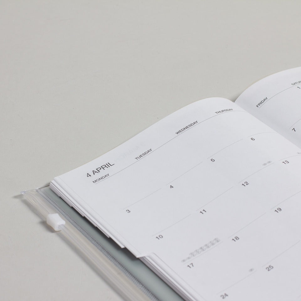 B6 Kalender 2025/26 mit Umschlagtasche Farbe