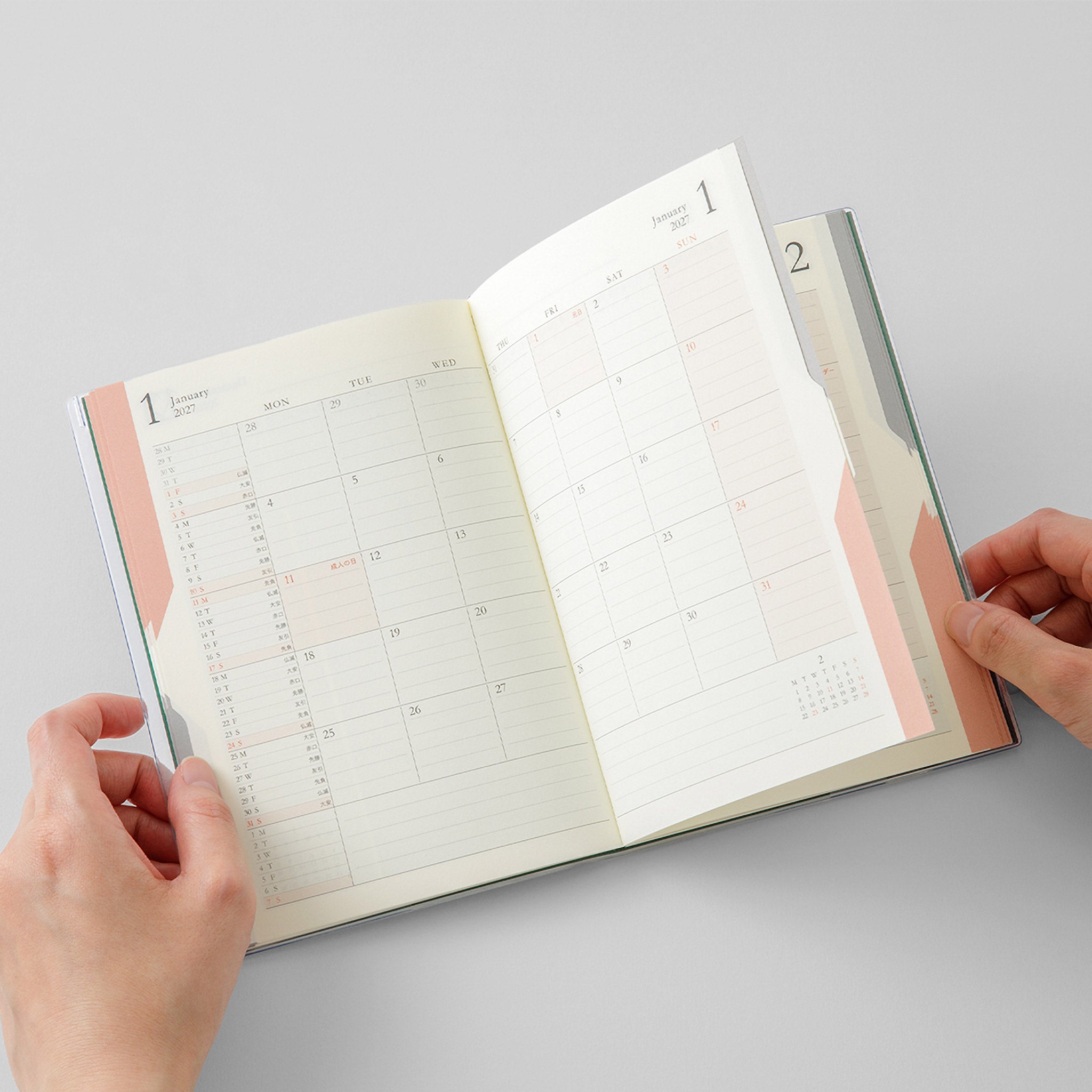Midori B6 Doppelplaner mit Wochen-To-Do 2027 – Aufschlagen über das rote Register